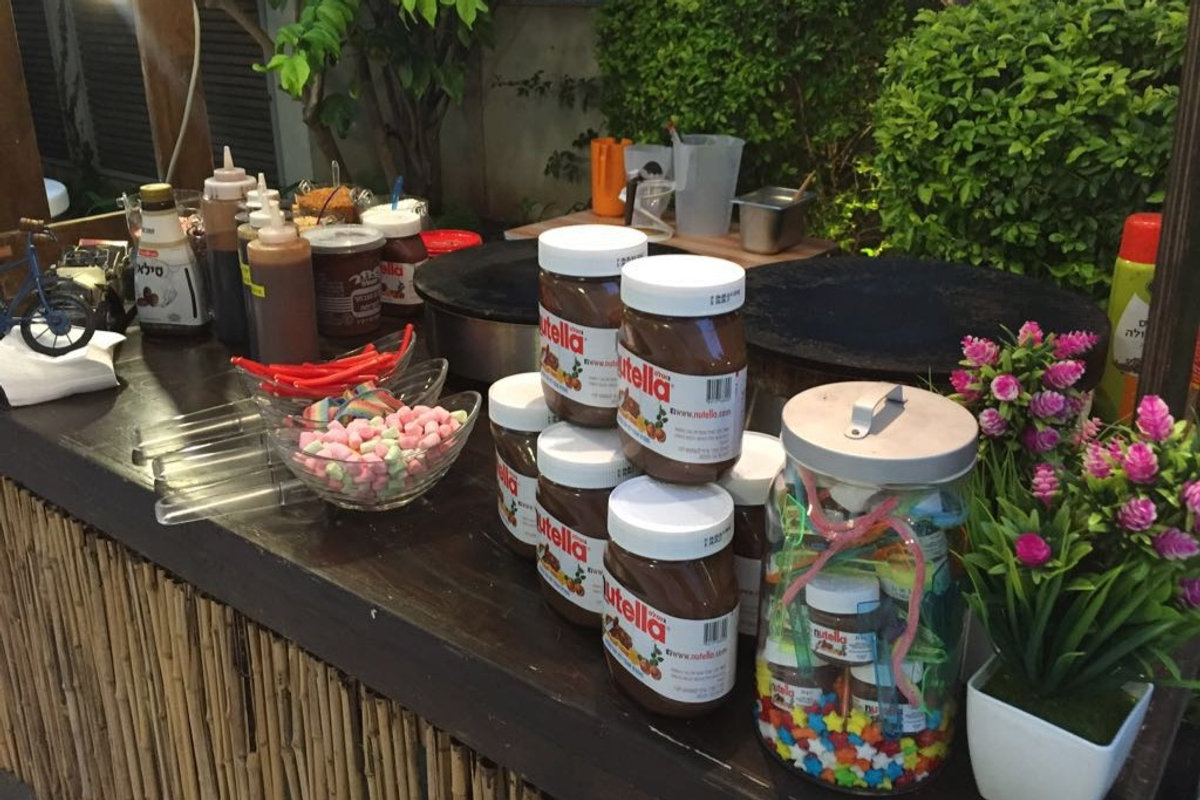 דוכן קרפ צרפתי לאירועים