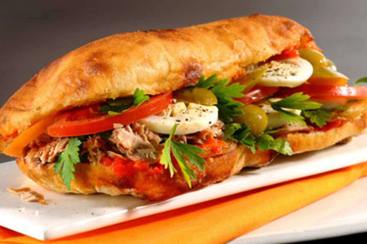 בר פריקסה - סנדביץ טוניסאי